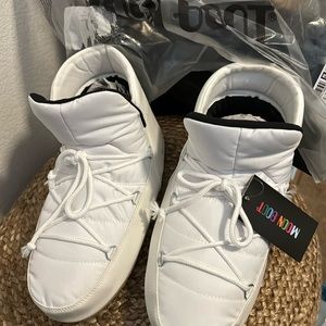 MOON BOOTS